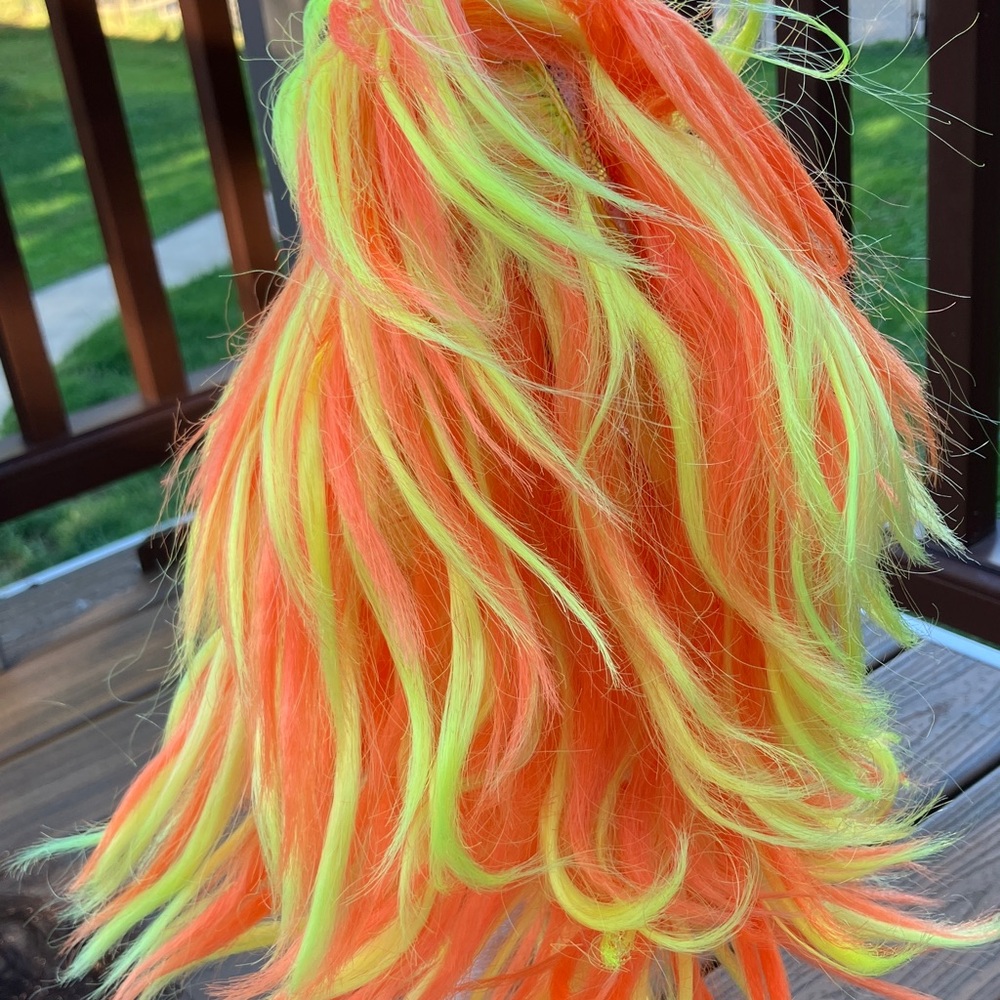HALLOWEEN HEAT MISER ORANGE AND YELLOW WIG
